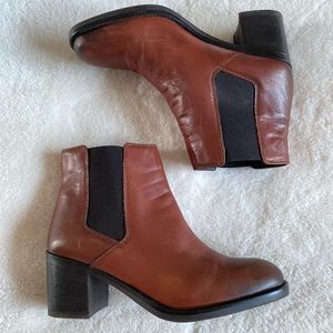 Clarks mascarpone leather heeled chelsea boots with thermal lining | size 8